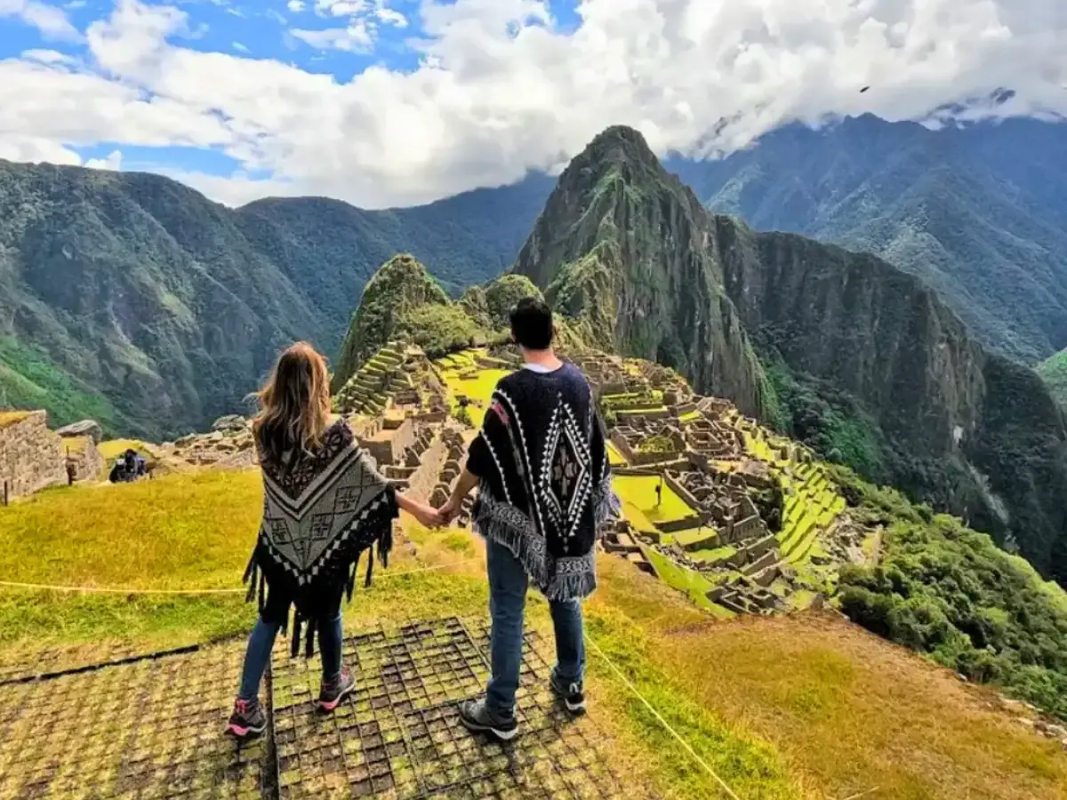Sacred Valley and Machu Picchu 2-Day Tour
