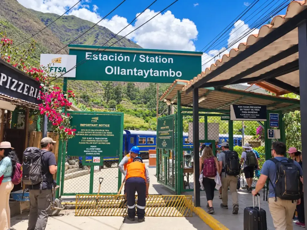 estacion ollantaytambo (1).webp