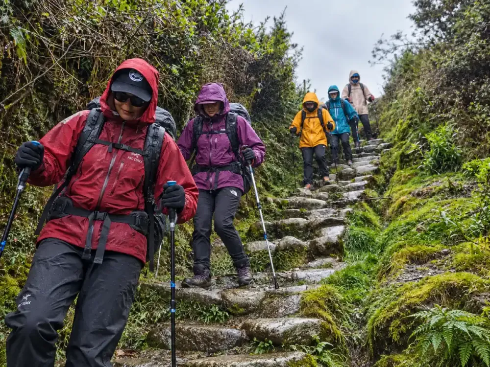 lluvia camino inca.webp